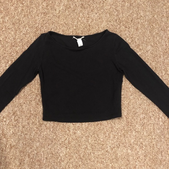 Forever 21 Tops - Black Long Sleeve Crop Top